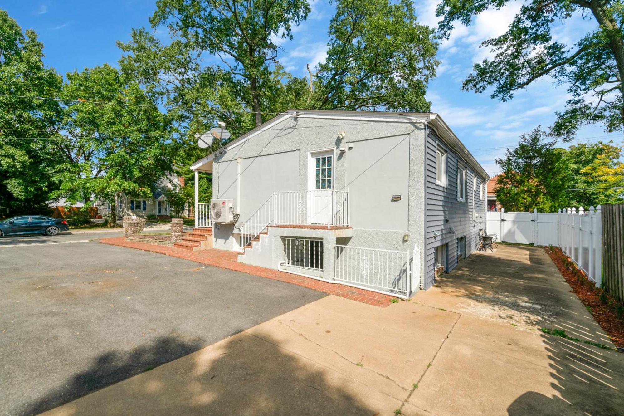 Вилла Escape To Our Cozy 3 Bed Rm 2 Bath Unit In Alexandria Va Экстерьер фото